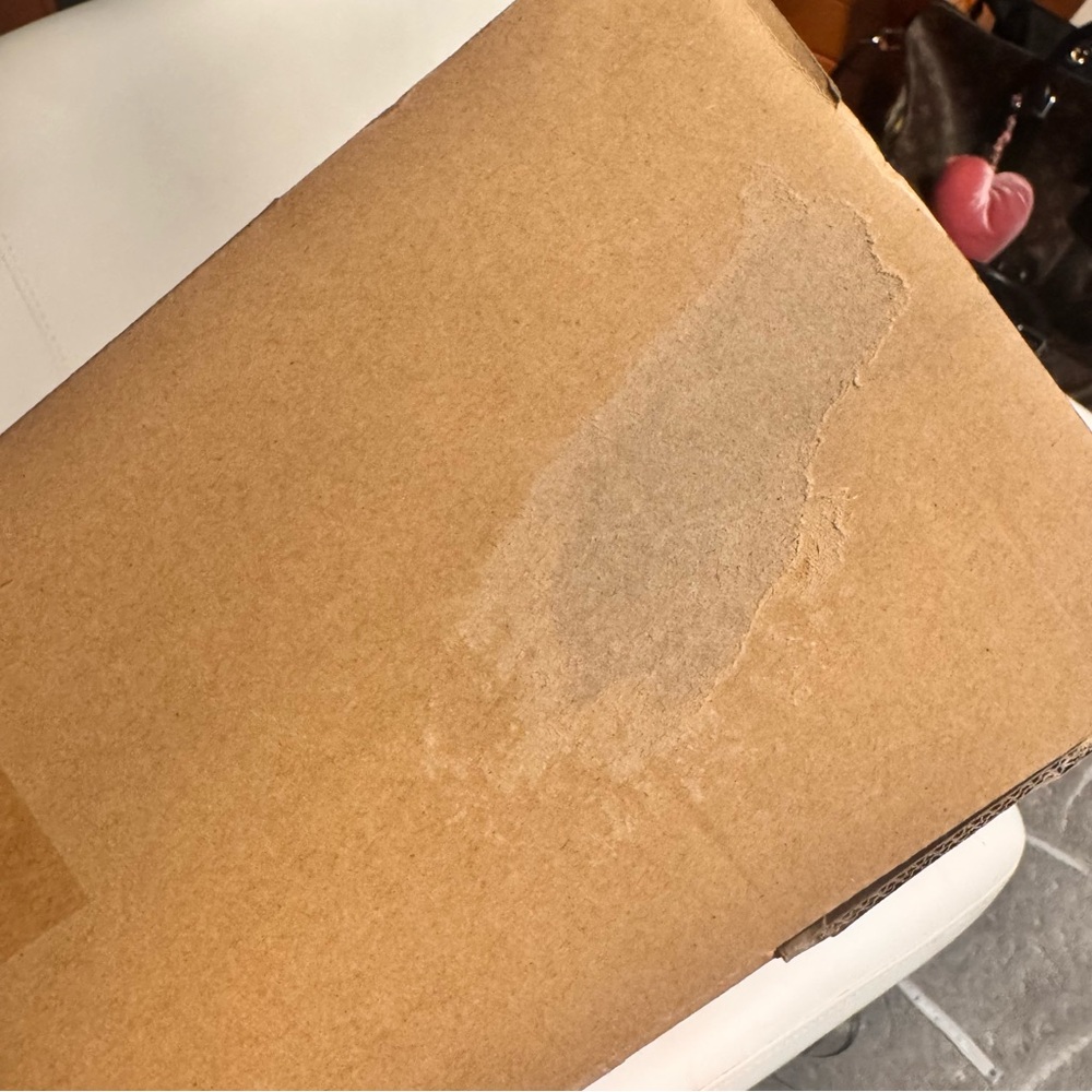 Gucci Shipping Box - Picture 5 of 5